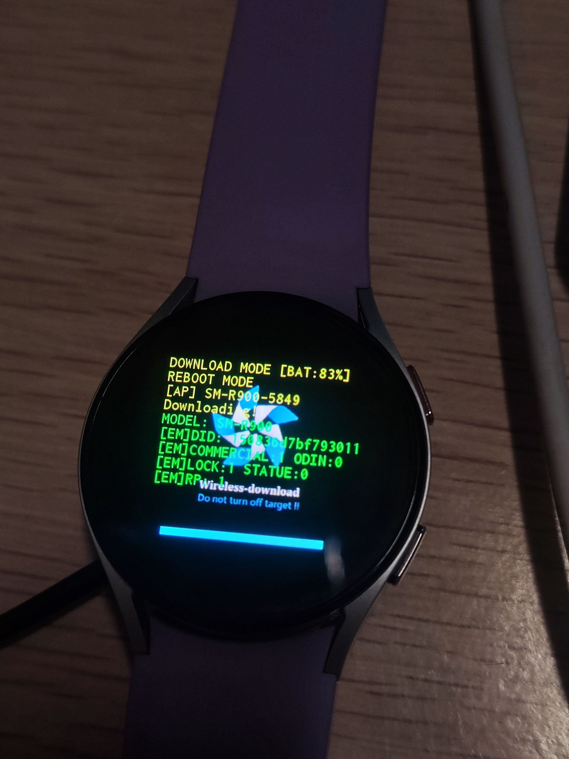 1153872935.jpg